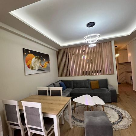 Condor Center Luxury Apartment Tirana Eksteriør billede