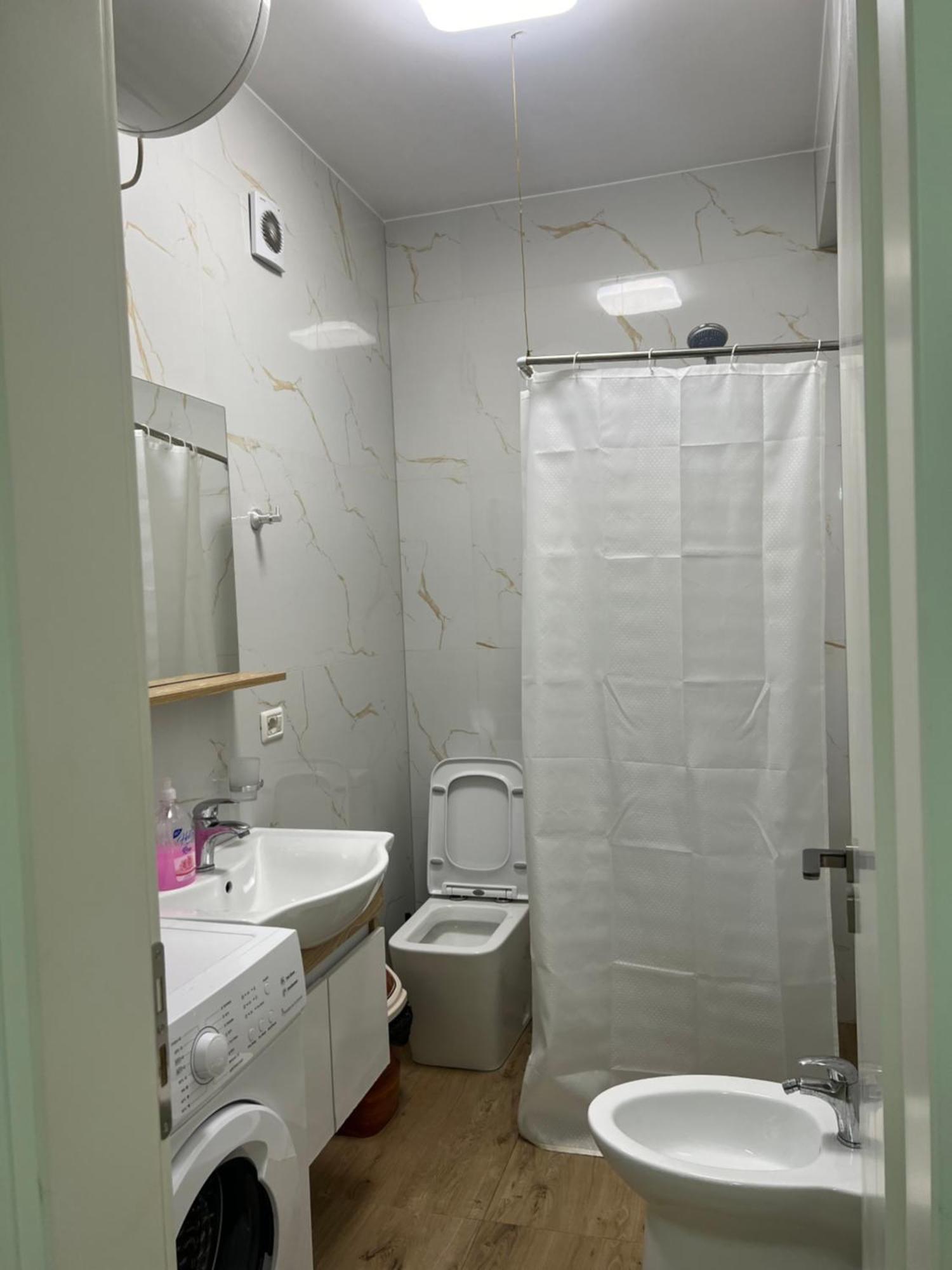 Condor Center Luxury Apartment Tirana Eksteriør billede
