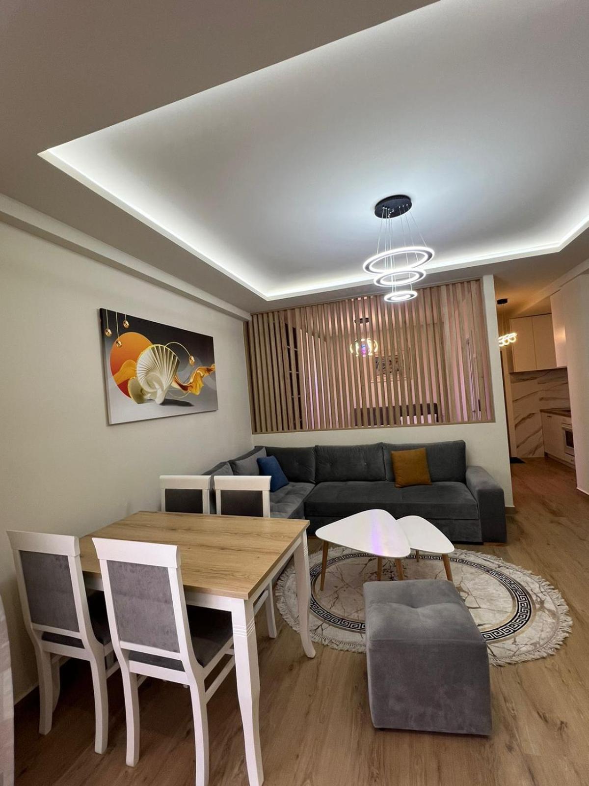 Condor Center Luxury Apartment Tirana Eksteriør billede